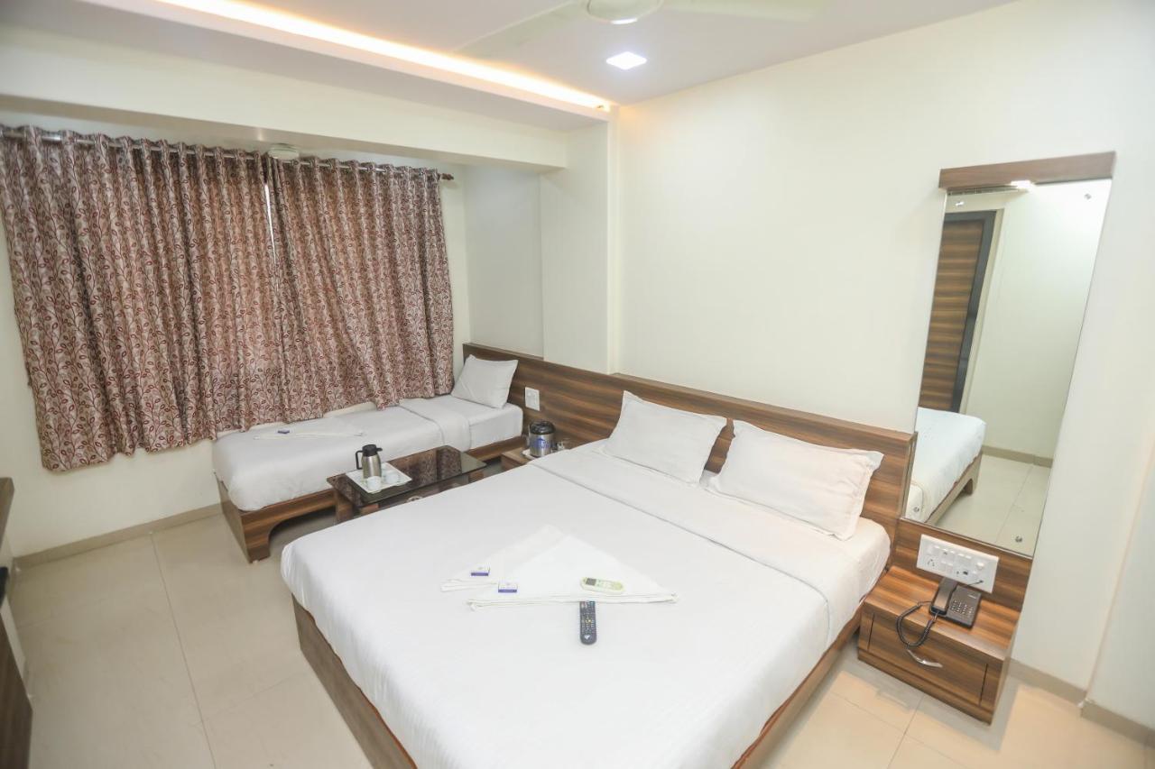 Hotel Mid Town Mumbai Exterior photo