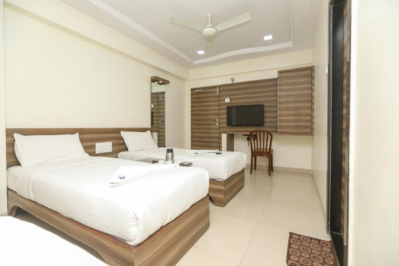Hotel Mid Town Mumbai Exterior photo
